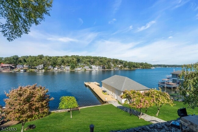 Building Photo - 363 Lakeside Blvd