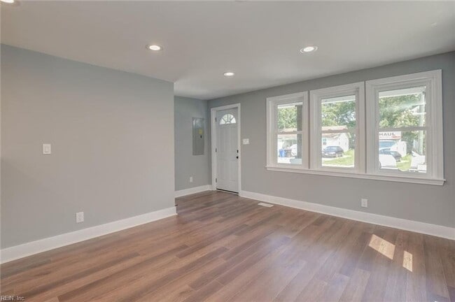 Photo - Beautifully remodeled single family home!