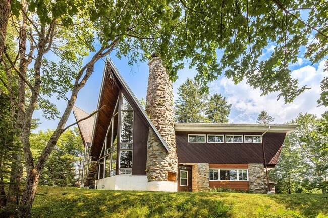 Photo - 8 Pl. d'Artois