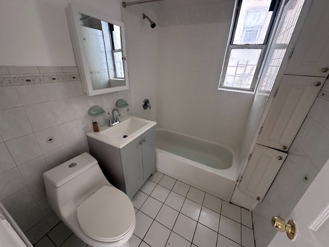 Photo - 1343 Boynton Ave Unit 1R