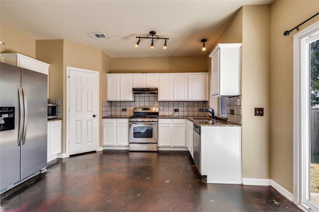 Photo - 2221 Lilac Cir