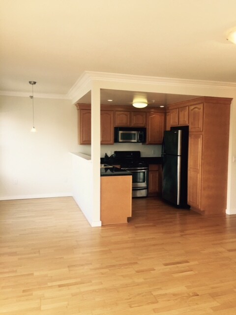 Photo - 900 Van Ness Ave