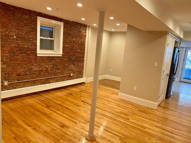 Photo - 96 Webster St Unidad B