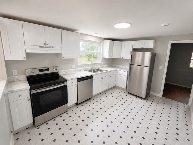 Photo - 837 Lafayette Ln