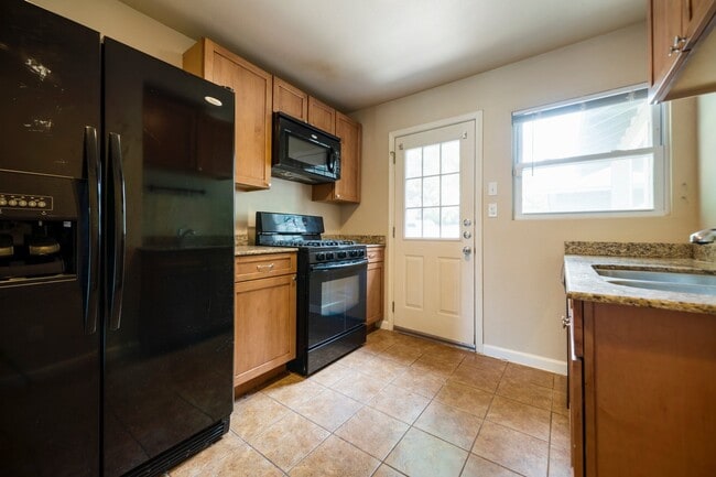 Photo - 4805 Evans Ave