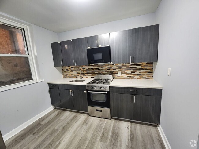 Building Photo - 123 Elm St Unit 1 Rental