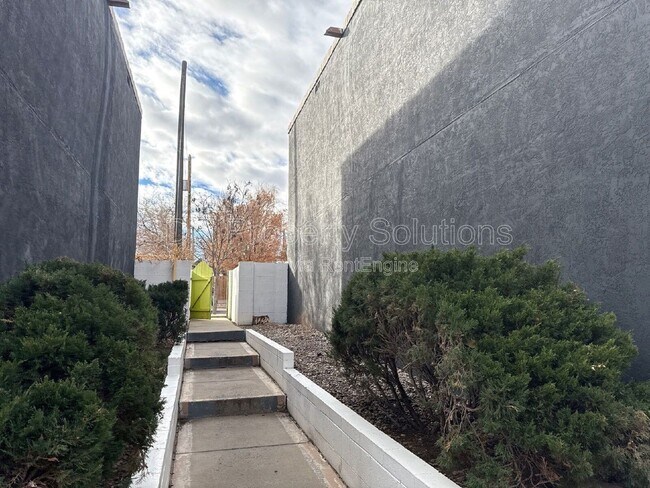 Photo - Plaza Del Sol