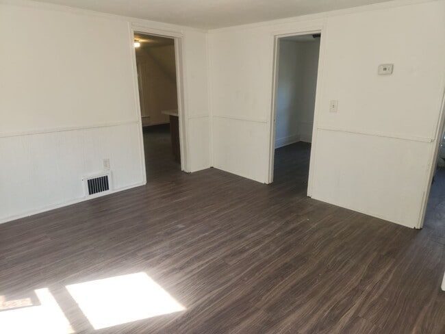 Building Photo - 255 6th St Unit Up