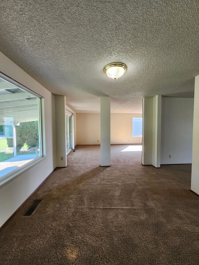 Photo - 1709 S Rainier Pl