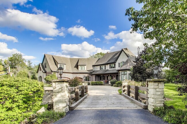 Photo - 23W711 Hobson Rd