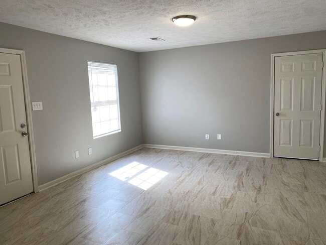 Photo - 35 Countryside Dr