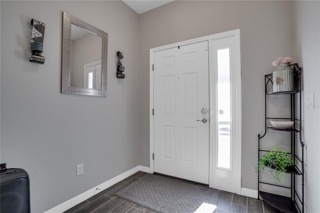 Photo - 2915 Grand Kemerton Pl