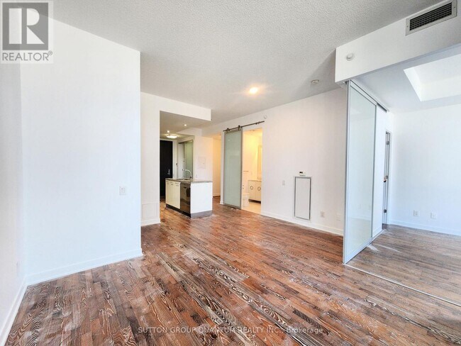 Photo - 90 Park Lawn Rd Unit 203