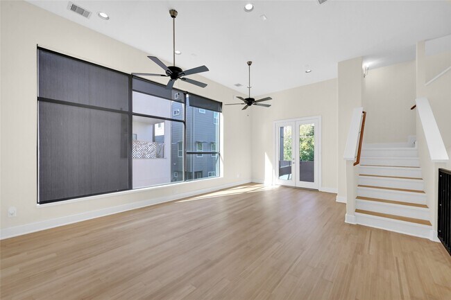 Photo - 2419 Charleston St