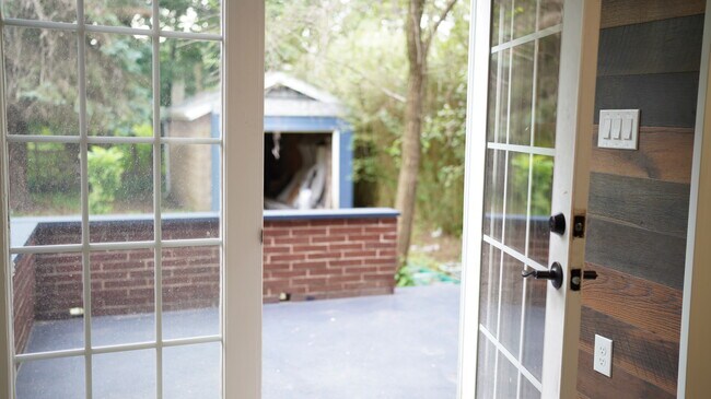 Photo - 3370 Parkview Ave