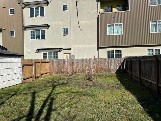Photo - 2 bedroom 1 bathroom duplex in Eugene!