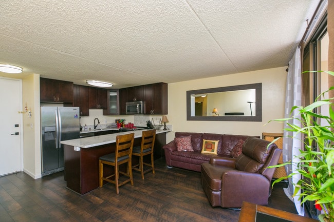 Photo - 411 Hobron Ln
