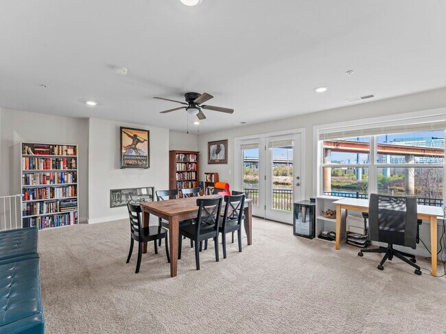 Photo - 2410 Stella Pl