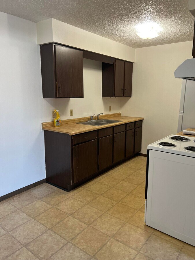 1229 Ravenwood Condo Condo for Rent in Waterloo, IA