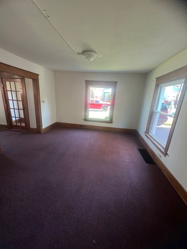 Photo - Large West Side 4 Bedroom House