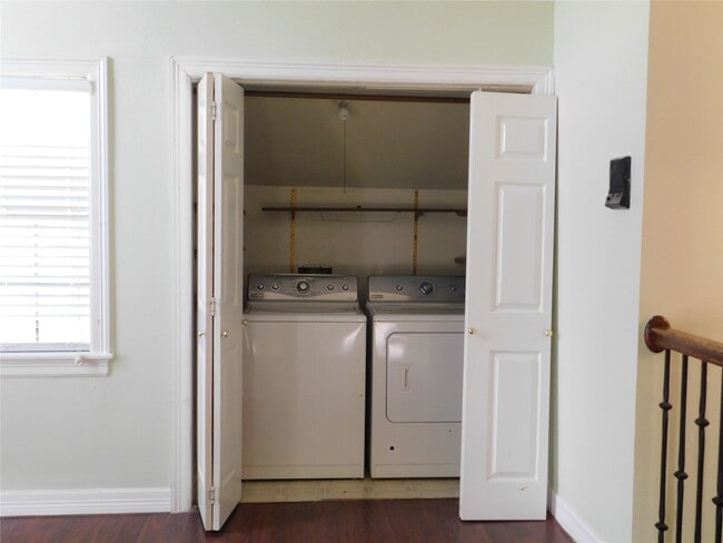 Building Photo - 10007 Sagecanyon Dr Rental