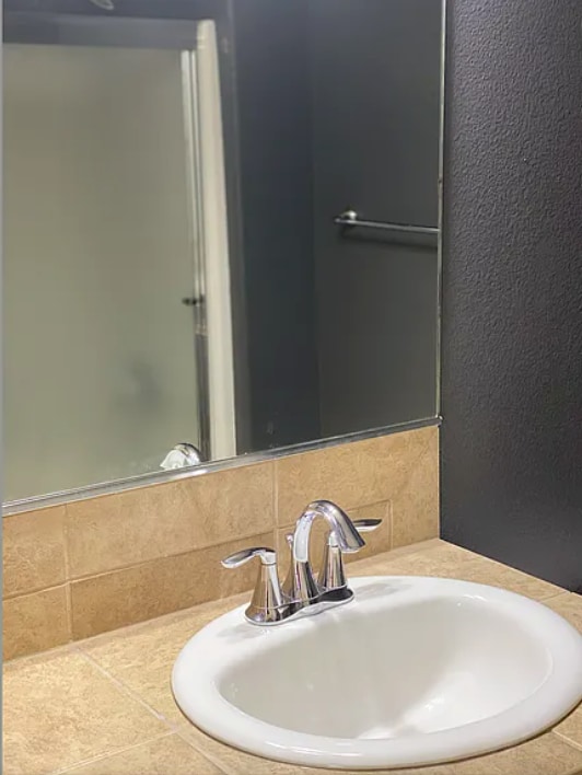 Photo - 696 NE Adwick Dr