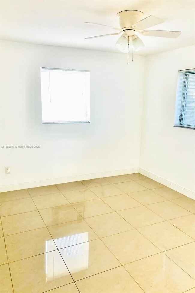 Photo - 1025 SE 15th St Unidad 9D