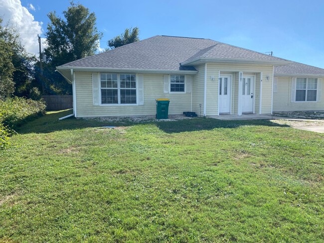 Building Photo - 27121 Partin Dr Unit 27121 Partin Dr  B