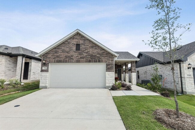 Photo - 716 Caraway Dr House