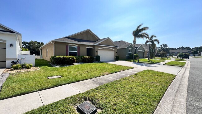 Photo - STUNNING 3 Bedroom/2 Bathroom Home in Titu...