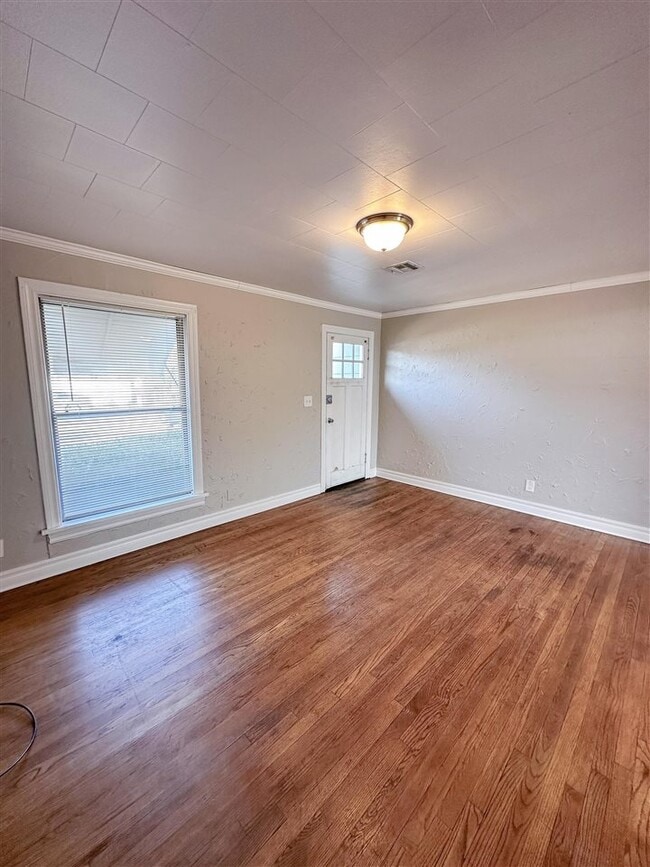 Photo - 835 NW 17th St