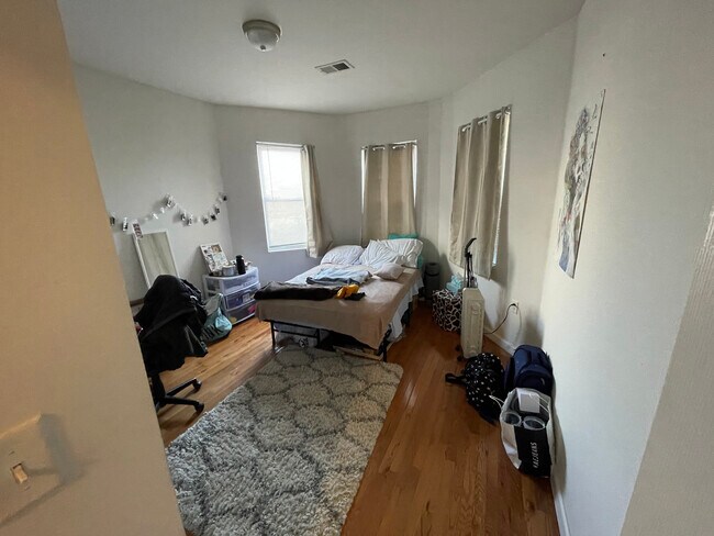 Photo - 3617 Spring Garden St Unidad #3