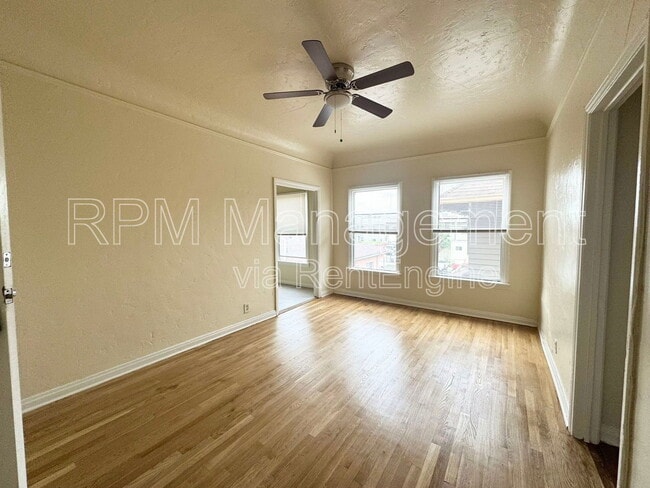 Photo - 1154 Normandie Ave Unidad 203 Rental
