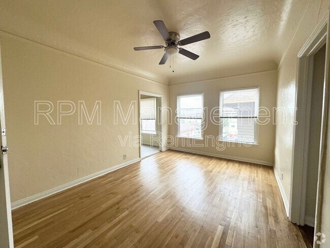 Building Photo - 1154 Normandie Ave Unit 203 Rental