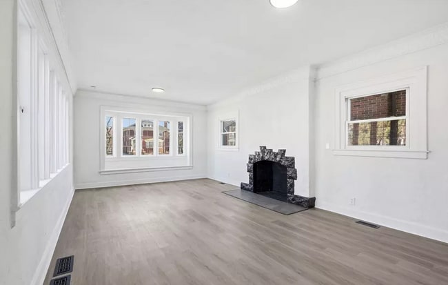 Photo - 8951 La Salle Blvd