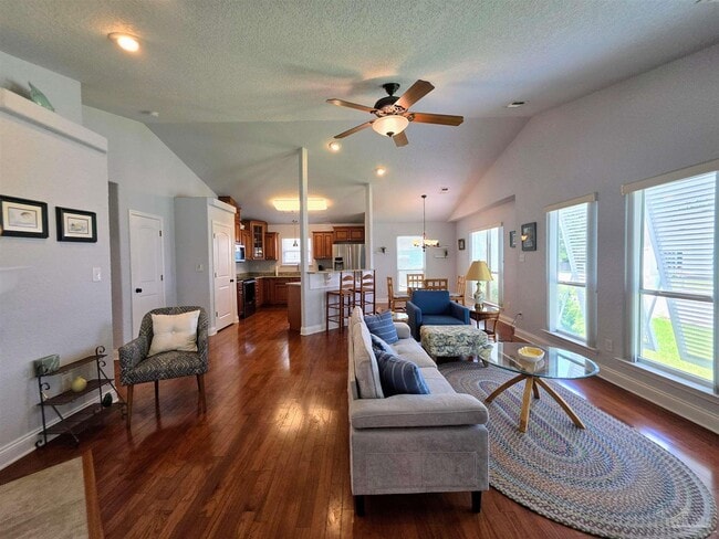 Photo - 949 Osprey Ct