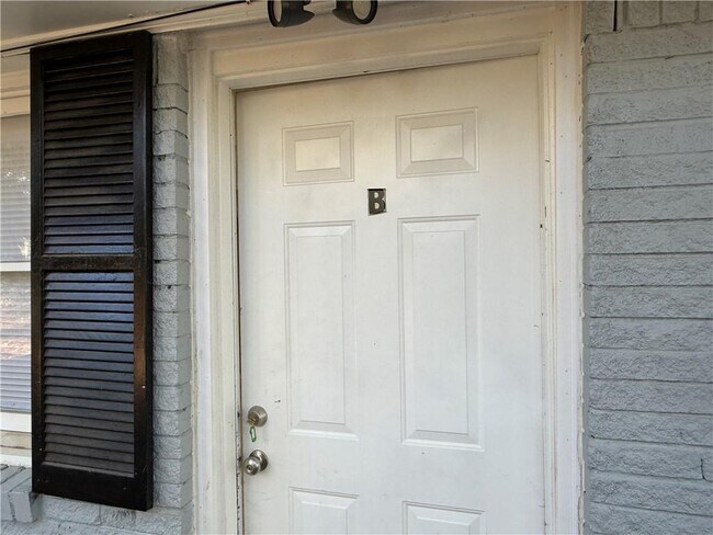 Photo - 1576 Carolyn Dr SW