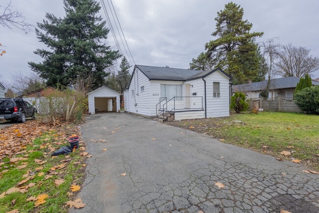 Photo - 46153 Cleveland Ave