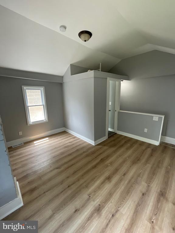 Photo - 530 Lamberton St