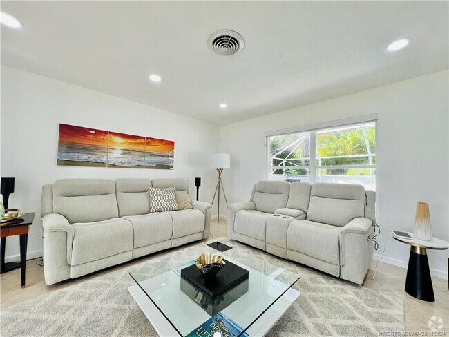 Building Photo - 12845 S Indian River Dr Rental