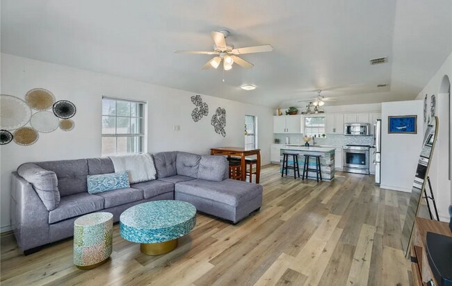 Photo - 4030 Walker Dr