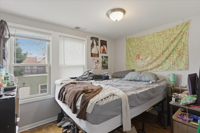 Photo - 3727 N Ashland Ave Unidad 3