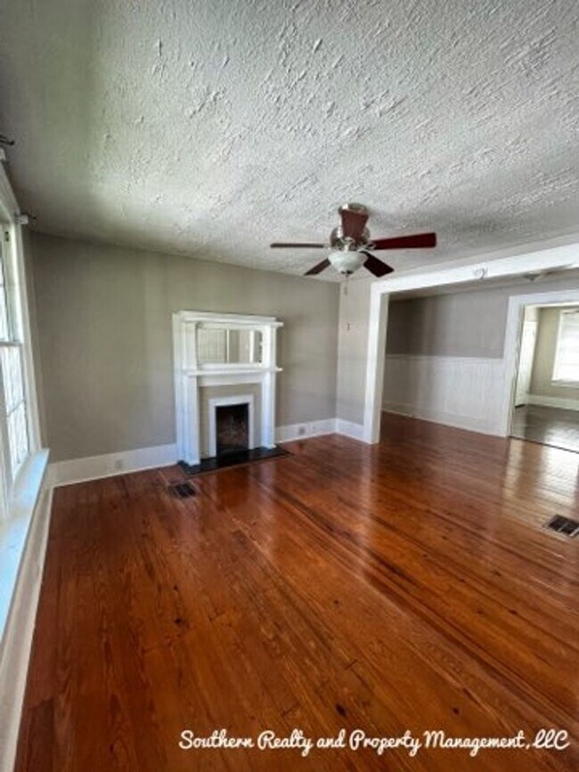 Photo - 1911 Capitol Ave