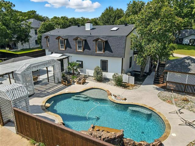 Building Photo - 1323 Dublin St