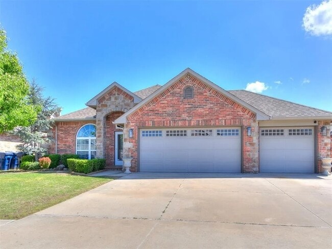 Front view - 936 SW 140th St House