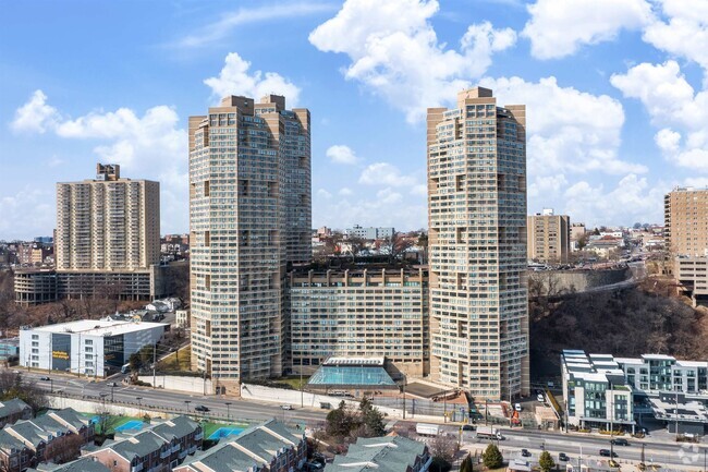 Building Photo - 7002 JFK Blvd E Unit 43-B Rental