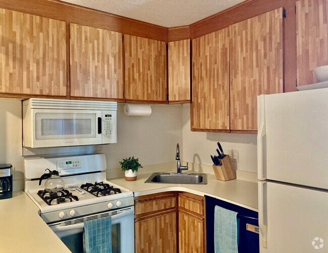 Building Photo - 65 E India Row Unit 11C Rental