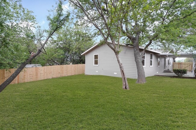 Photo - 3 bedroom 2 bath less than a mile from Fort Sam AFB!