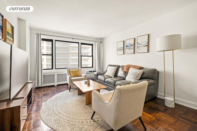 Building Photo - 245 E 24th St