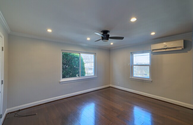 Photo - 4819 4th St NW Unit 2